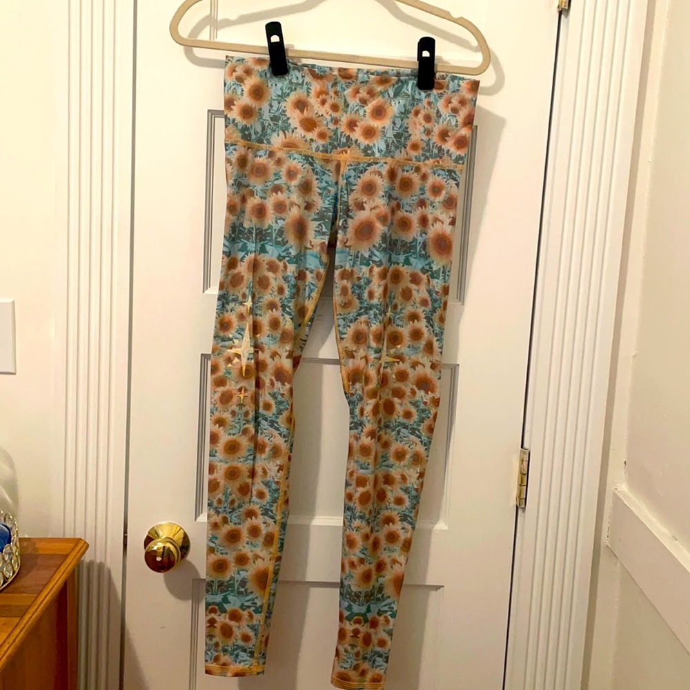 Teeki yoga leggings size M sunflower print